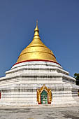 Myanmar - Sagaing hill, Soon U Ponya Shin Paya 'early offering shrine'. 